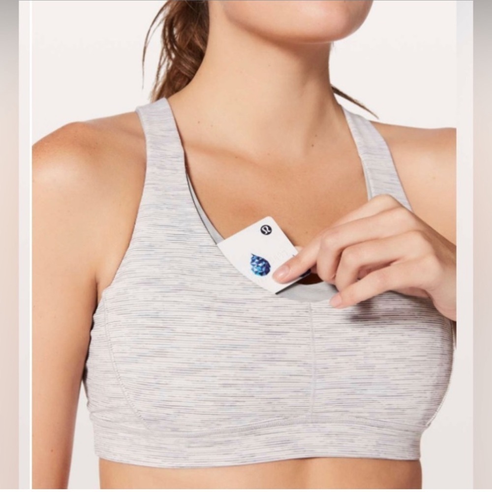 Lululemon Stash N' Run Bra
Wee Are From Space Nimbus Battleship / Ice Grey M7.
